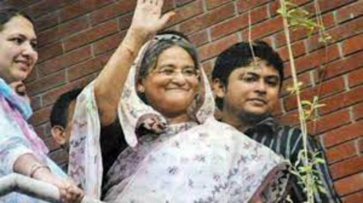 নিষেধাজ্ঞা উপেক্ষা করে শেখ হাসিনার দেশে ফেরা নিষেধাজ্ঞা উপেক্ষা করে শেখ হাসিনার দেশে ফেরা