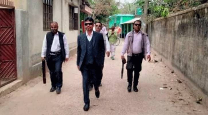রূপগঞ্জে গোলাগুলির মূলহোতা মোশারফ কুড়িগ্রামে গ্রেপ্তার রূপগঞ্জে গোলাগুলির মূলহোতা মোশারফ কুড়িগ্রামে গ্রেপ্তার