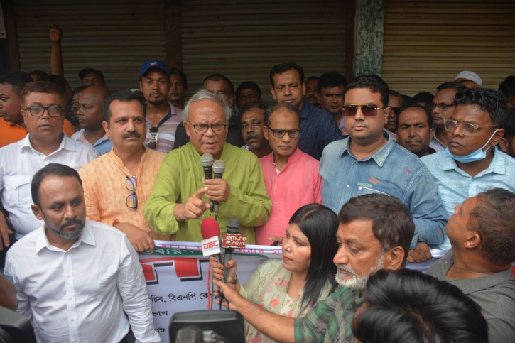 প্রধানমন্ত্রী মৃত্যুকে ভয় করেন না, কিন্তু সুষ্ঠু নির্বাচন ভয় পান : রিজভী প্রধানমন্ত্রী মৃত্যুকে ভয় করেন না, কিন্তু সুষ্ঠু নির্বাচন ভয় পান : রিজভী