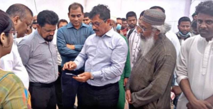 স্মার্ট কার্ডের মাধ্যমে টিবিসি’র পন্য বিতরণ করলেন অতিরিক্ত সচিব মাসুদুল হাসান স্মার্ট কার্ডের মাধ্যমে টিবিসি’র পন্য বিতরণ করলেন অতিরিক্ত সচিব মাসুদুল হাসান