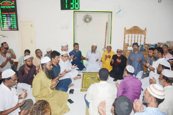 শহীদ জিয়া মাগফেরাত কামনায় দোয়া ১৬নং ওয়ার্ডে শহীদ জিয়া মাগফেরাত কামনায় দোয়া ১৬নং ওয়ার্ডে