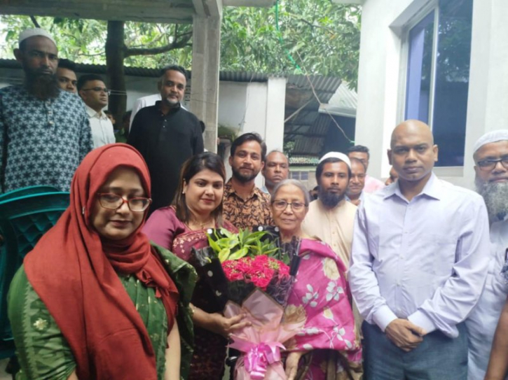 নারায়ণগঞ্জে জামদানি পল্লী পরিদর্শনে উপদেষ্টা ফরিদা আখতার নারায়ণগঞ্জে জামদানি পল্লী পরিদর্শনে উপদেষ্টা ফরিদা আখতার