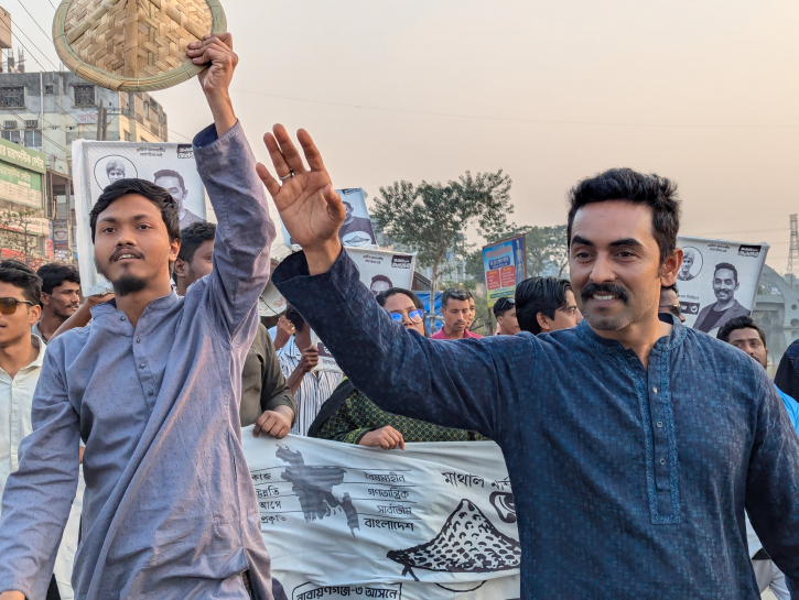 অঞ্জন দাসের মাথাল মার্কার গণমিছিল