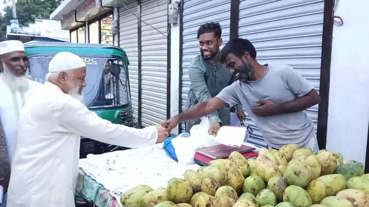 কলাগাছিয়ায় মাওলানা মঈনুদ্দিন আহমাদের গণসংযোগ 