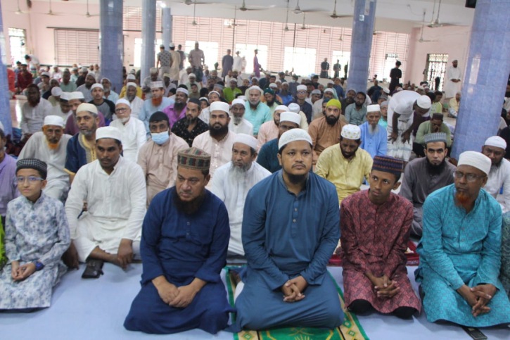আমীরে জামায়াতের সুস্থতার জন্য দোয়া আমীরে জামায়াতের সুস্থতার জন্য দোয়া
