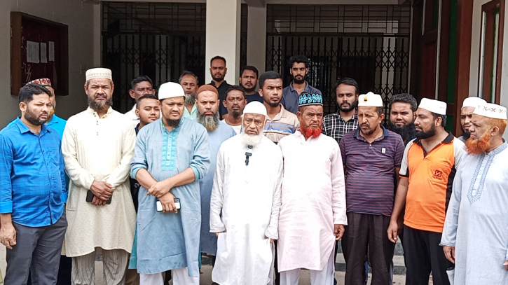 ক্ষতিগ্রস্ত মুক্তিযোদ্ধার ঘর দেখতে ছুটে গেল জামায়াত ক্ষতিগ্রস্ত মুক্তিযোদ্ধার ঘর দেখতে ছুটে গেল জামায়াত
