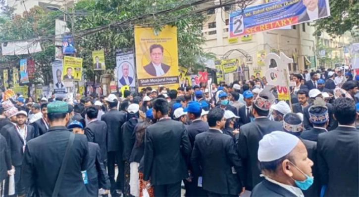 জজ কোর্ট চত্বরে ককটেল বিস্ফোরণ জজ কোর্ট চত্বরে ককটেল বিস্ফোরণ