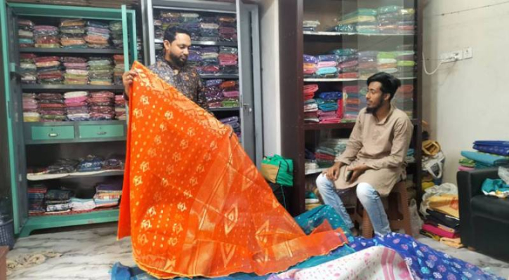ঈদ ঘিরে জমে উঠছে জামদানি পল্লী, অর্ধশত কোটি টাকা বিক্রির আশা ঈদ ঘিরে জমে উঠছে জামদানি পল্লী, অর্ধশত কোটি টাকা বিক্রির আশা