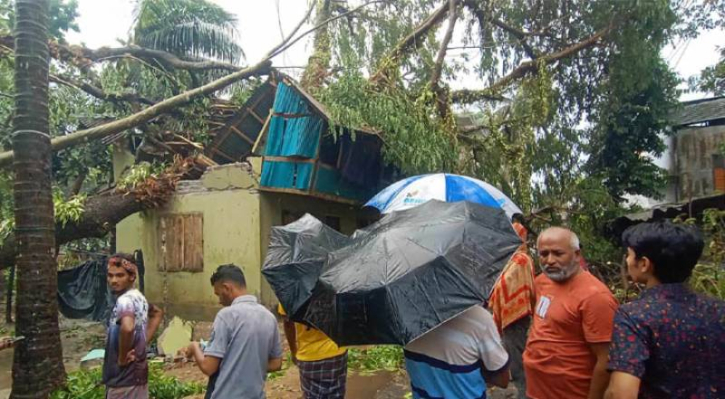 ছয় জেলায় কালবৈশাখী ঝড়ে নিহত ১১, আহত ৩৩