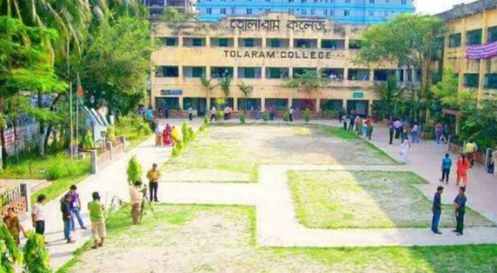 ১৭ বছর ক্যাম্পাস ও সংসদ অবৈধভাবে দখলে রেখেছিল ছাত্রলীগ ১৭ বছর ক্যাম্পাস ও সংসদ অবৈধভাবে দখলে রেখেছিল ছাত্রলীগ