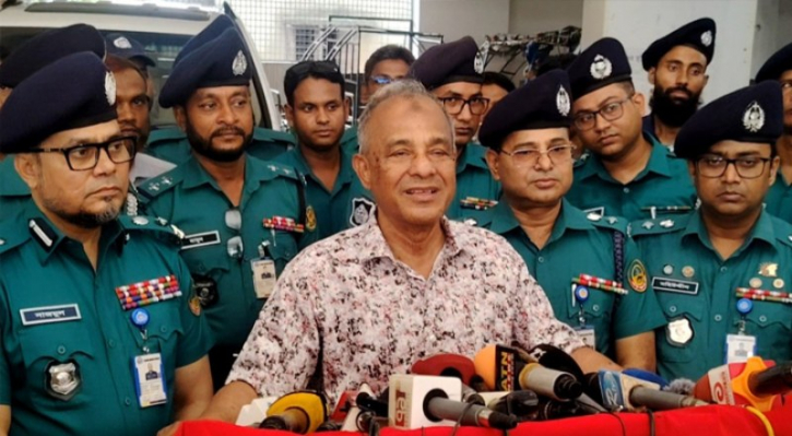 মামলা বাণিজ্যের সঙ্গে জড়িত কাউকে ছাড় নয়: স্বরাষ্ট্র উপদেষ্টা মামলা বাণিজ্যের সঙ্গে জড়িত কাউকে ছাড় নয়: স্বরাষ্ট্র উপদেষ্টা