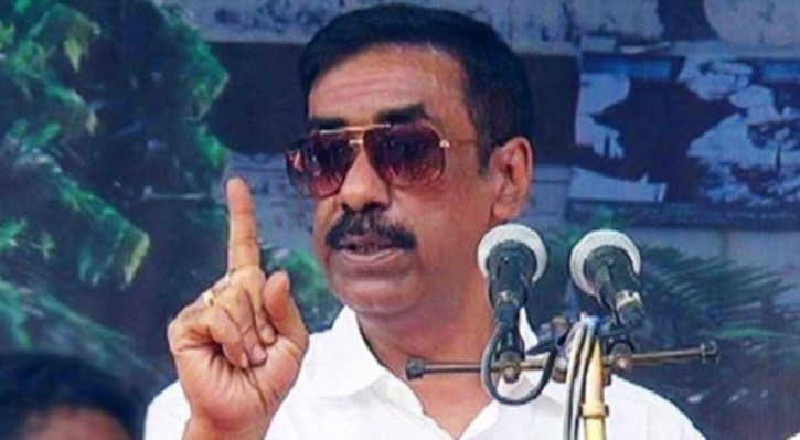 খেলা শুরুর পর জনতার ভয়ে পলাতক শামীম ওসমান খেলা শুরুর পর জনতার ভয়ে পলাতক শামীম ওসমান