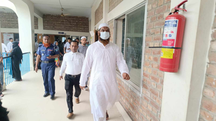 ধর্ষণ মামলায় জামিন পেলেন মামুনুল হক ধর্ষণ মামলায় জামিন পেলেন মামুনুল হক