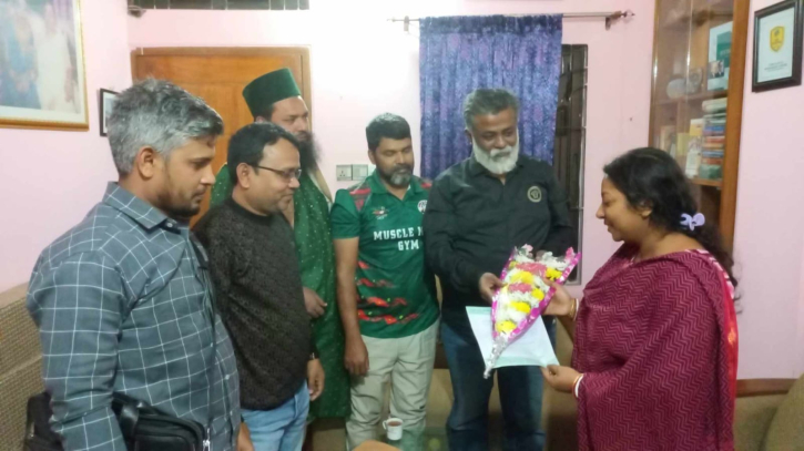 বকেয়া কর পরিশোধ করে ফুলের শুভেচ্ছা পেল ১৩নং ওয়ার্ডবাসী বকেয়া কর পরিশোধ করে ফুলের শুভেচ্ছা পেল ১৩নং ওয়ার্ডবাসী