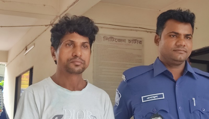 ফতুল্লায় চার স্কুল ছাত্রীকে ধর্ষন, শিক্ষক গ্রেপ্তার ফতুল্লায় চার স্কুল ছাত্রীকে ধর্ষন, শিক্ষক গ্রেপ্তার