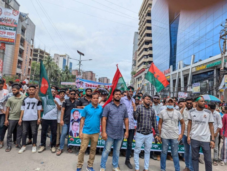 ঢাকায় মানিকের নেতৃত্বে যুবদলের ব্যাপক শোডাউন ঢাকায় মানিকের নেতৃত্বে যুবদলের ব্যাপক শোডাউন