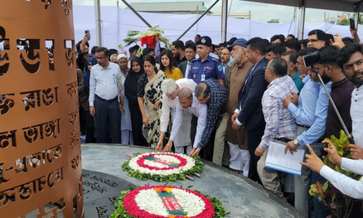 নারায়ণগঞ্জে দেশের প্রথম জুলাই শহীদ স্মৃতিস্তম্ভ উদ্বোধন নারায়ণগঞ্জে দেশের প্রথম জুলাই শহীদ স্মৃতিস্তম্ভ উদ্বোধন