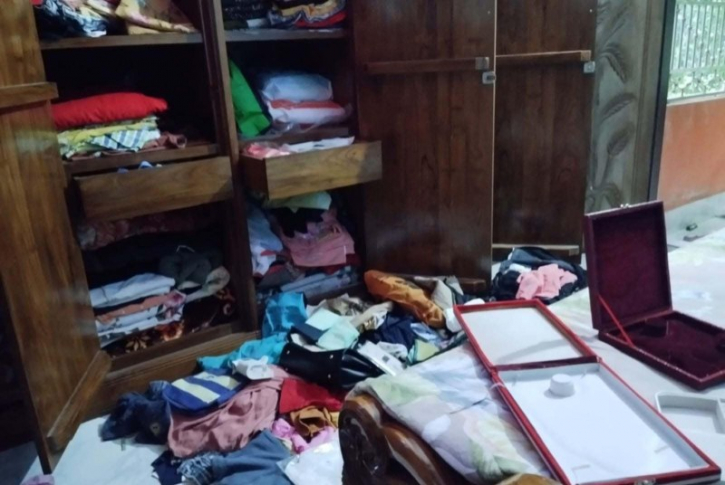 সোনারগাঁয়ে ডাকাতি, নগদ টাকা ও স্বর্ণলংকারসহ দুই কোটি টাকার মালপত্র লুট