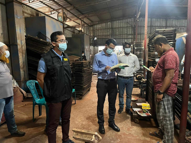 সিদ্ধিরগঞ্জে কয়েল কারখানায় অভিযানে অর্থদণ্ড, কারখানা বন্ধের নির্দেশ সিদ্ধিরগঞ্জে কয়েল কারখানায় অভিযানে অর্থদণ্ড, কারখানা বন্ধের নির্দেশ
