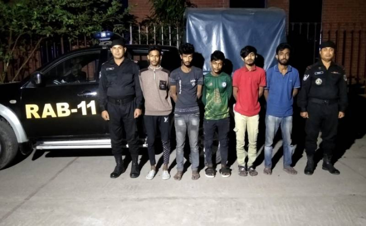 না.গঞ্জে ৫ কিশোর গ্যাং সদস্য র্যাবের অভিযানে গ্রেপ্তার না.গঞ্জে ৫ কিশোর গ্যাং সদস্য র্যাবের অভিযানে গ্রেপ্তার