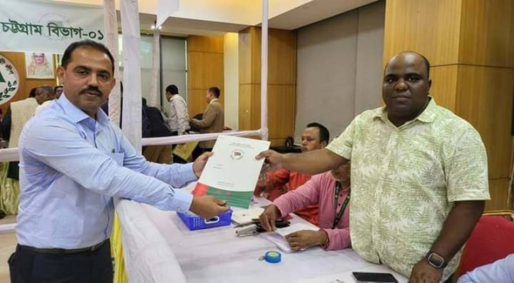 সোনারগাঁয়ে নৌকার মনোনয়ন ফরম কিনেছেন মোশাররফ চেয়ারম্যান সোনারগাঁয়ে নৌকার মনোনয়ন ফরম কিনেছেন মোশাররফ চেয়ারম্যান