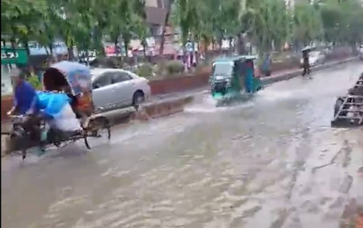 নারায়ণগঞ্জে বৃষ্টিতে জলাবদ্ধতা, প্রধান সড়কে পানি নারায়ণগঞ্জে বৃষ্টিতে জলাবদ্ধতা, প্রধান সড়কে পানি