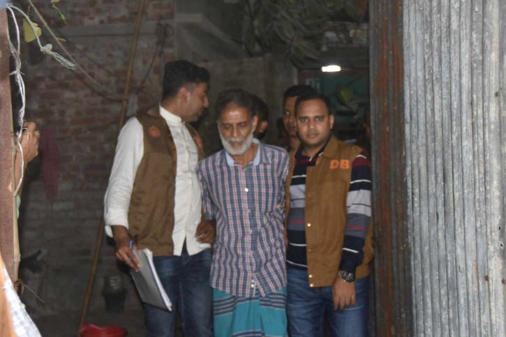 নারায়ণগঞ্জে অস্ত্র তৈরির কারখানার সন্ধান, অস্ত্রসহ একজন আটক নারায়ণগঞ্জে অস্ত্র তৈরির কারখানার সন্ধান, অস্ত্রসহ একজন আটক