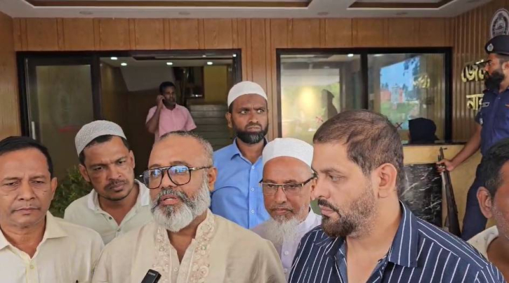 অনুপ্রবেশকারী চাঁদাবাজদের বিরুদ্ধে ব্যাবস্থা নেয়ার আহ্বান খোকনের অনুপ্রবেশকারী চাঁদাবাজদের বিরুদ্ধে ব্যাবস্থা নেয়ার আহ্বান খোকনের