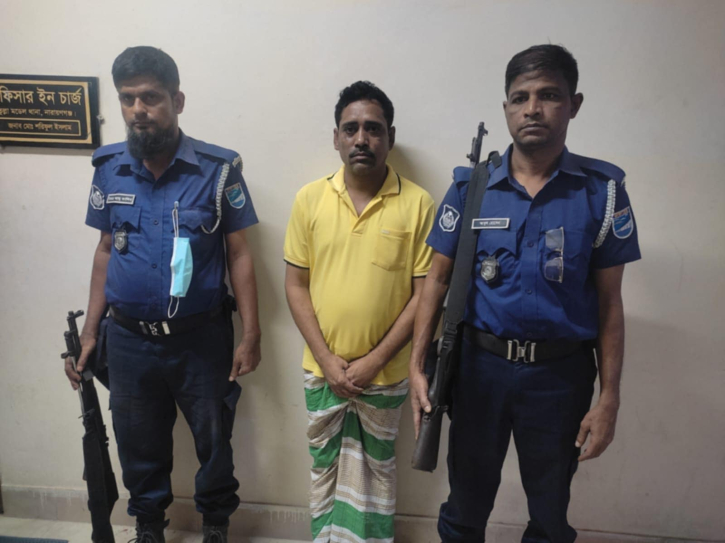 না.গঞ্জে ডিবি হারুনের ক্যাশিয়ার খ্যাত মোকাররম গ্রেপ্তার না.গঞ্জে ডিবি হারুনের ক্যাশিয়ার খ্যাত মোকাররম গ্রেপ্তার
