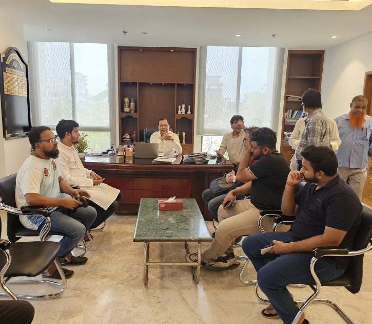 ওয়াসার পানির সমস্যার সমাধান চাইতে নগর ভবনে এনসিপি নেতারা ওয়াসার পানির সমস্যার সমাধান চাইতে নগর ভবনে এনসিপি নেতারা