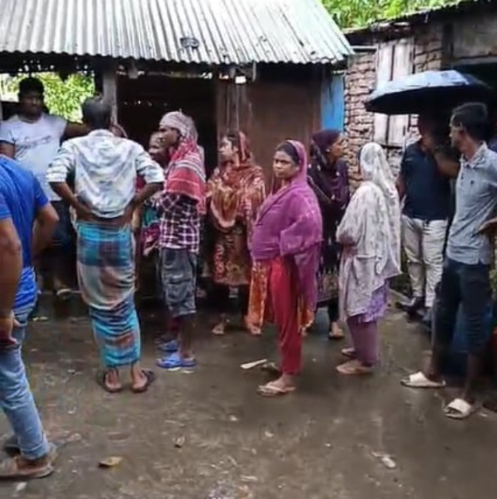 সিদ্ধিরগঞ্জের নারীর গলা কাটা লাশ সিদ্ধিরগঞ্জের নারীর গলা কাটা লাশ