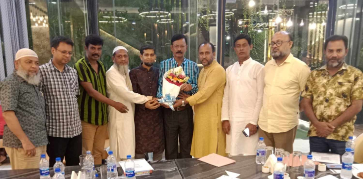 না.গঞ্জ জেলা প্রেসক্লাবে সিনিয়র সহ-সভাপতি দীলুকে কফি হাউজের সংবর্ধনা না.গঞ্জ জেলা প্রেসক্লাবে সিনিয়র সহ-সভাপতি দীলুকে কফি হাউজের সংবর্ধনা