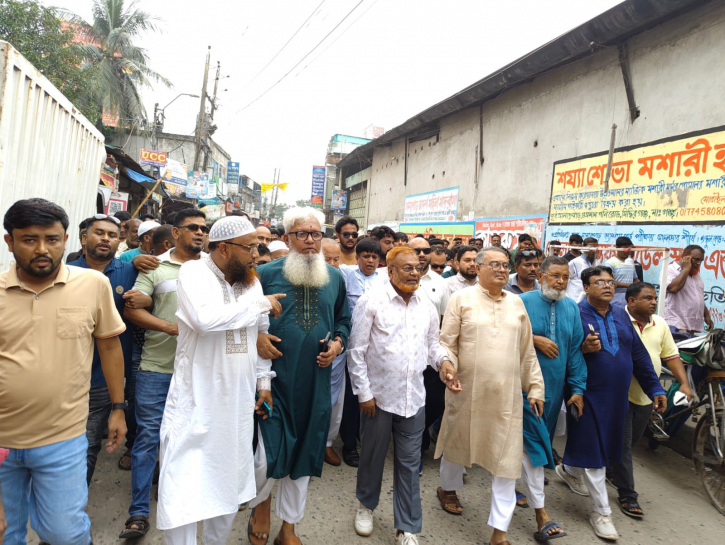 গিয়াসের বক্তব্যে মন কাড়ে, কাজে ভালোবাসা সৃষ্টি হয়