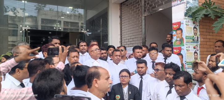 নারী ও শিশুকে মারধরের ঘটনায় দায়েরকৃত মামলায় সাখাওয়াতের জামিন নারী ও শিশুকে মারধরের ঘটনায় দায়েরকৃত মামলায় সাখাওয়াতের জামিন