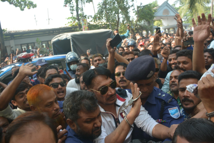 সাব্বির হত্যা : আদালতে প্রতিদিন হাজির হবেন জাকির খান সাব্বির হত্যা : আদালতে প্রতিদিন হাজির হবেন জাকির খান