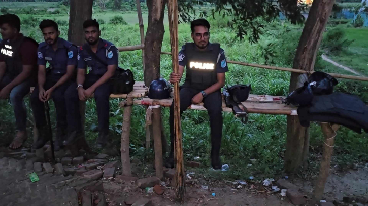 ফতুল্লায় সন্ত্রাসীদের সংঘর্ষ, টেটাবৃদ্ধ ১২ ফতুল্লায় সন্ত্রাসীদের সংঘর্ষ, টেটাবৃদ্ধ ১২