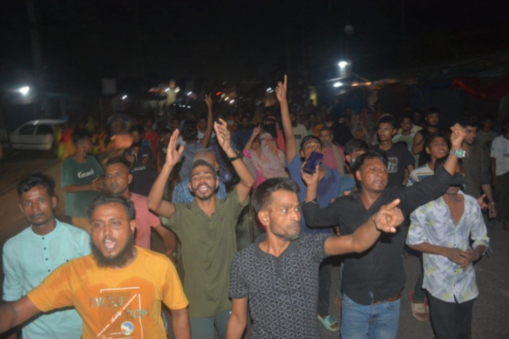 না.গঞ্জে অটোরিকশা স্ট্যান্ডের দখল নিয়ে দুই গ্রুপের সংঘর্ষ, নিহত ২ না.গঞ্জে অটোরিকশা স্ট্যান্ডের দখল নিয়ে দুই গ্রুপের সংঘর্ষ, নিহত ২