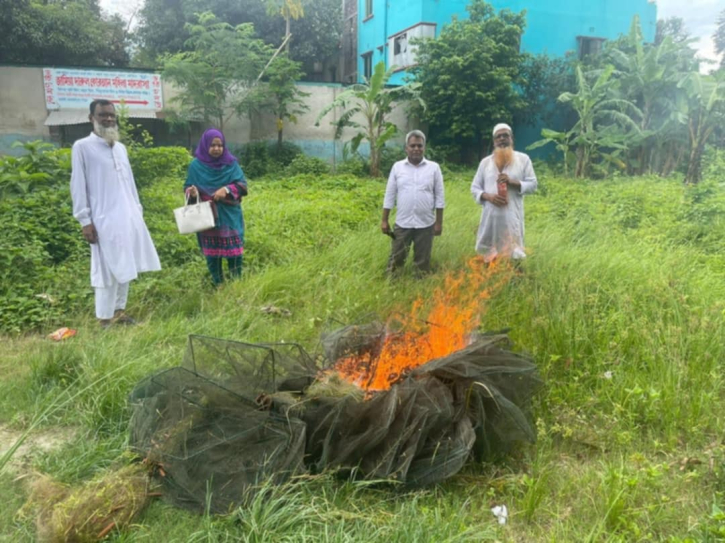 আড়াইহাজারে নিষিদ্ধ চায়না দুয়ারী জাল জব্দ আড়াইহাজারে নিষিদ্ধ চায়না দুয়ারী জাল জব্দ