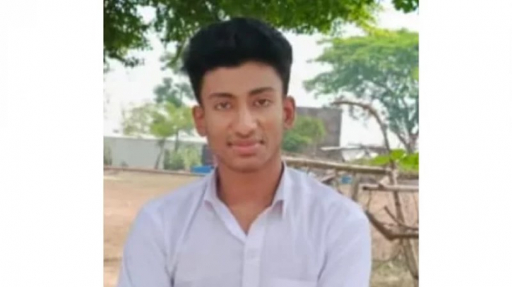জুবায়েরকে হত্যার পর নদীতে ফেলে দেয় বন্ধুরা, সাজায় নৌকাডুবির নাটক জুবায়েরকে হত্যার পর নদীতে ফেলে দেয় বন্ধুরা, সাজায় নৌকাডুবির নাটক