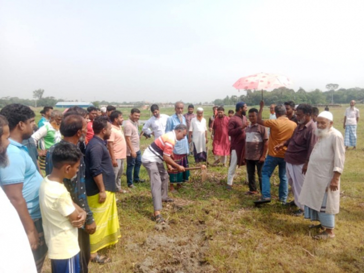 সালমান এফ রহমানের দখলে থাকা সরকারি রাস্তা উদ্ধার করলো গ্রামবাসী সালমান এফ রহমানের দখলে থাকা সরকারি রাস্তা উদ্ধার করলো গ্রামবাসী