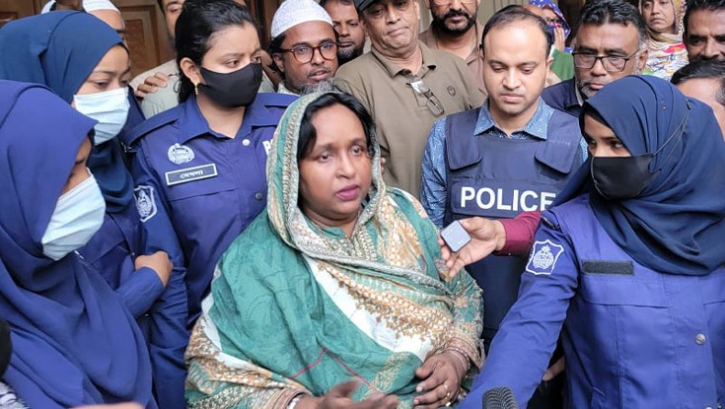 আরও দুই মামলায় শ্যোন এ্যারেস্ট আইভী, ভার্চ্যুয়ালি হাজিরা আরও দুই মামলায় শ্যোন এ্যারেস্ট আইভী, ভার্চ্যুয়ালি হাজিরা