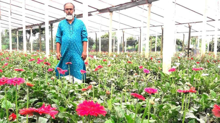 বিশ্ব ভালোবাসা দিবসের আর মাত্র ২ দিন বাকি, সাবদী সেঁজেছে বর্ণিল সাঁজে