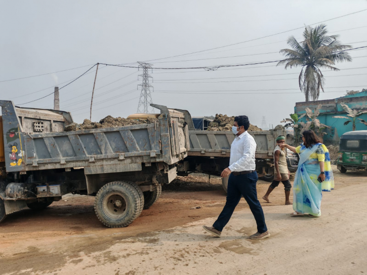 বন্দরে মাটি কাটার অভিযোগে ৫০ হাজার টাকা জরিমানা