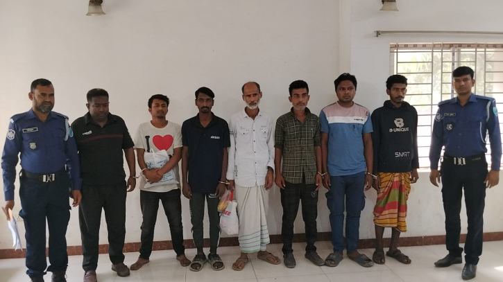 বন্দরে ভারতীয় মদ, ইয়াবা ও গাঁজাসহ ৪ মাদক ব্যবসায়ী গ্রেপ্তার 