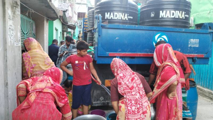 বন্দর নবীগঞ্জ বাসীর পানির জন্য হাহাকার বন্দর নবীগঞ্জ বাসীর পানির জন্য হাহাকার