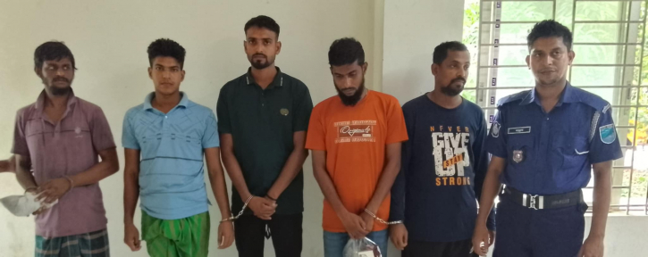 বন্দরে ৪ ওয়ারেন্টভূক্ত আসামীসহ গ্রেপ্তার ৫ বন্দরে ৪ ওয়ারেন্টভূক্ত আসামীসহ গ্রেপ্তার ৫
