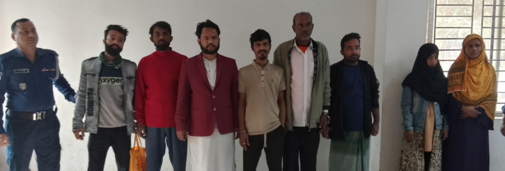 বন্দরে ২ নারীসহ গ্রেপ্তার ৭  