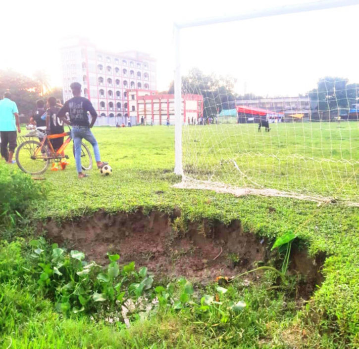 বন্দরে সোনাকান্দা ষ্টেডিয়ামের মাটি চুরি বন্দরে সোনাকান্দা ষ্টেডিয়ামের মাটি চুরি