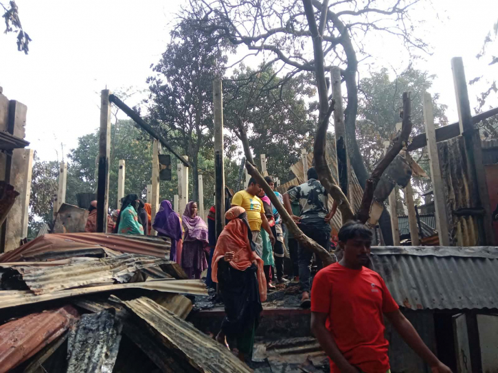 বন্দরে অগ্নিকান্ডে ৫টি বসত ঘর ভস্মীভূত