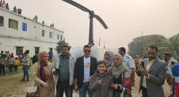 মায়ের জন্মদিনে হেলিকপ্টারে চড়ালেন সিআইপি পুত্র